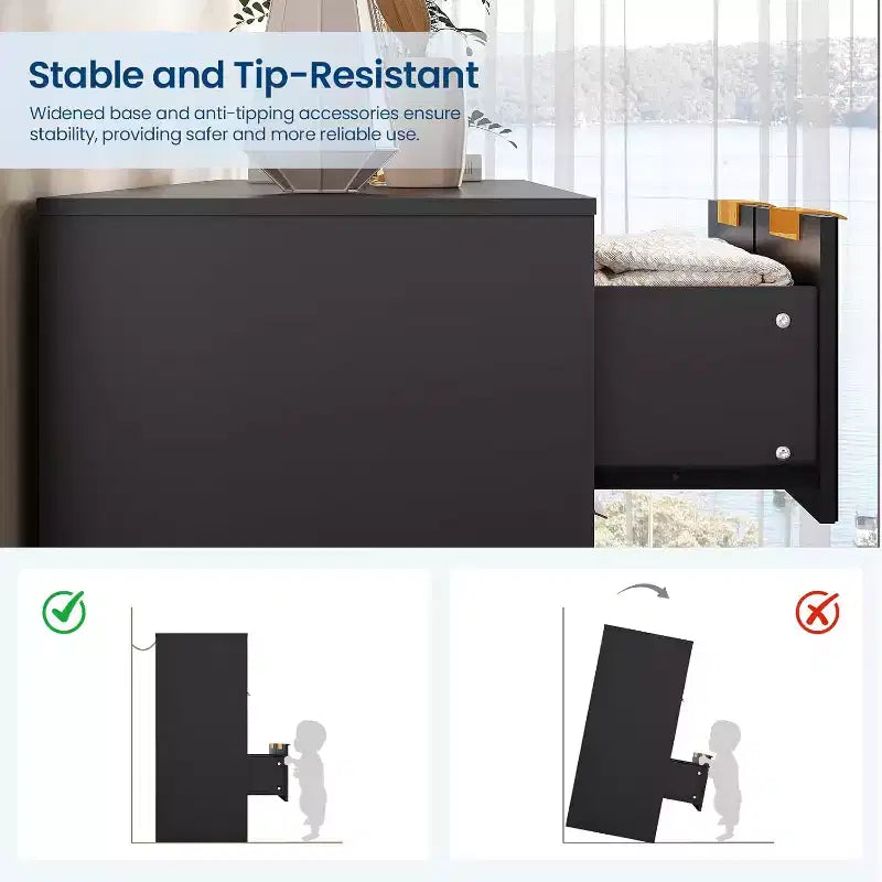 Commode noire/blanche cannelée à 10 tiroirs avec poignées dorées