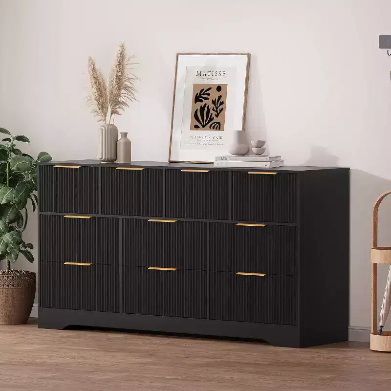 Commode noire/blanche cannelée à 10 tiroirs avec poignées dorées