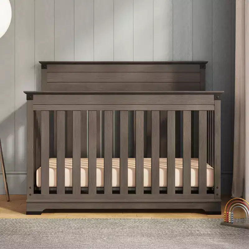 Lit convertible 4-en-1, commode et meuble de rangement Coach Cherry / Dapper Gray pour chambre de bébé – 3 pièces, 1 enfant