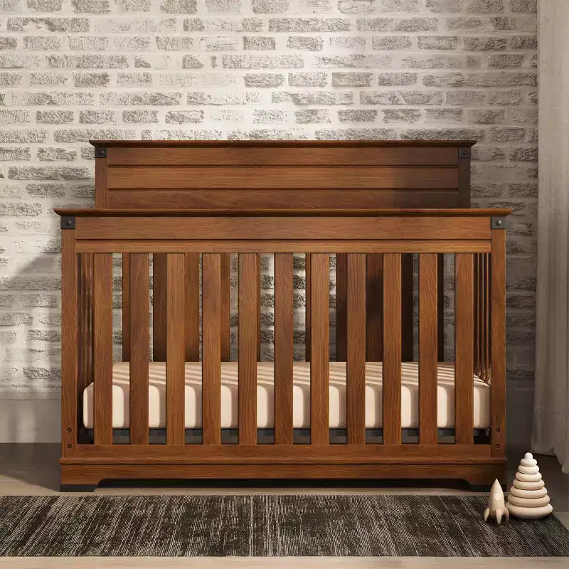 Lit convertible 4-en-1, commode et meuble de rangement Coach Cherry / Dapper Gray pour chambre de bébé – 3 pièces, 1 enfant